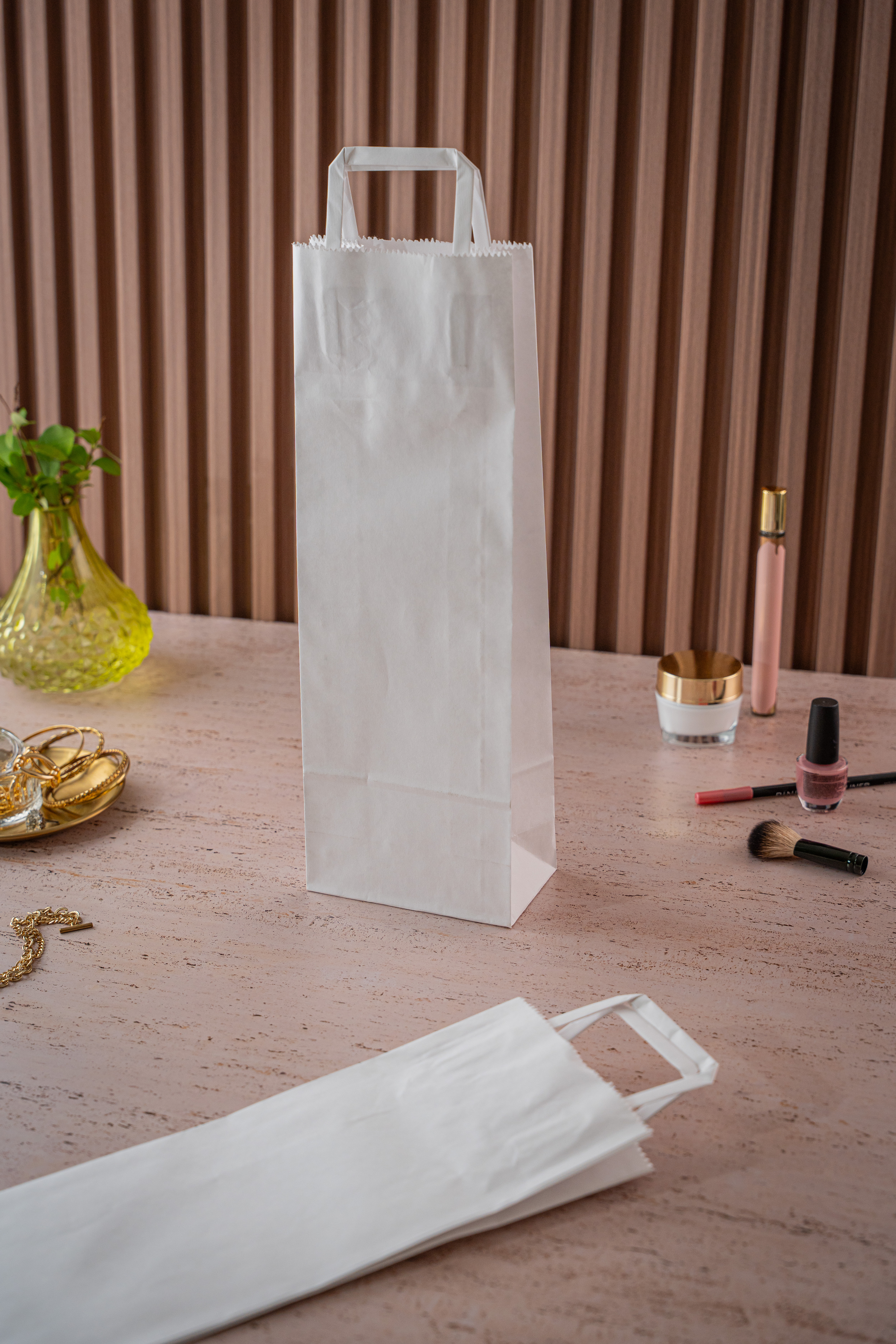 BOLSA BOUTIQUE PAPEL BLANCA 16.5*9.5*40CM *UNID