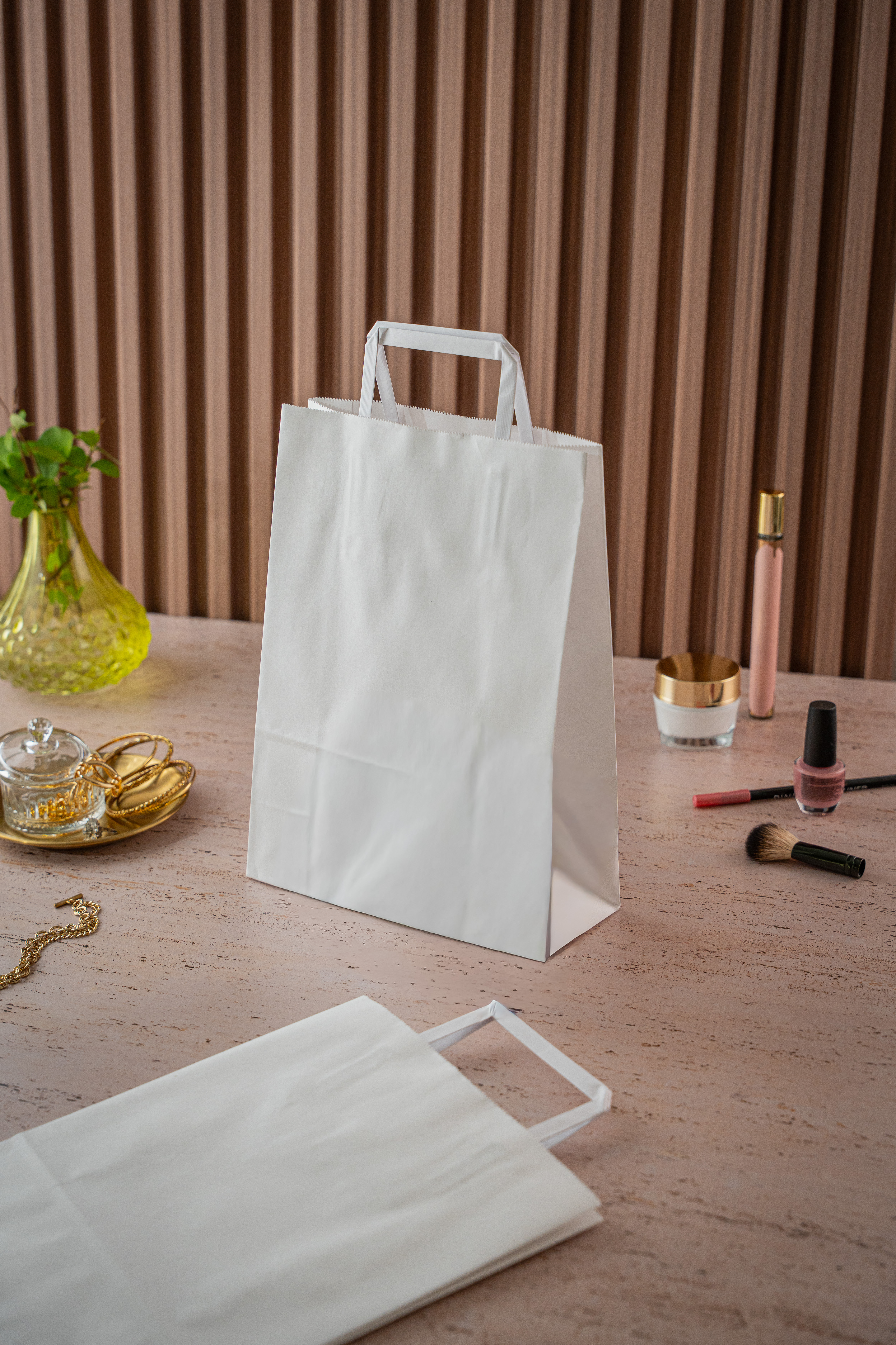 BOLSA BOUTIQUE PAPEL BLANCA 22*10*30CM *UNID