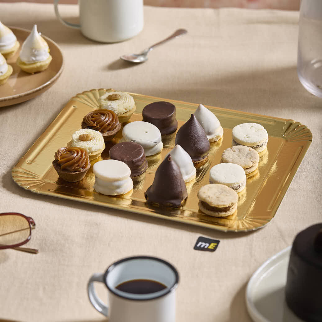 PLATO DORADO CARTON RECTANGULAR 1000GRS (23*28CM) *10UNID