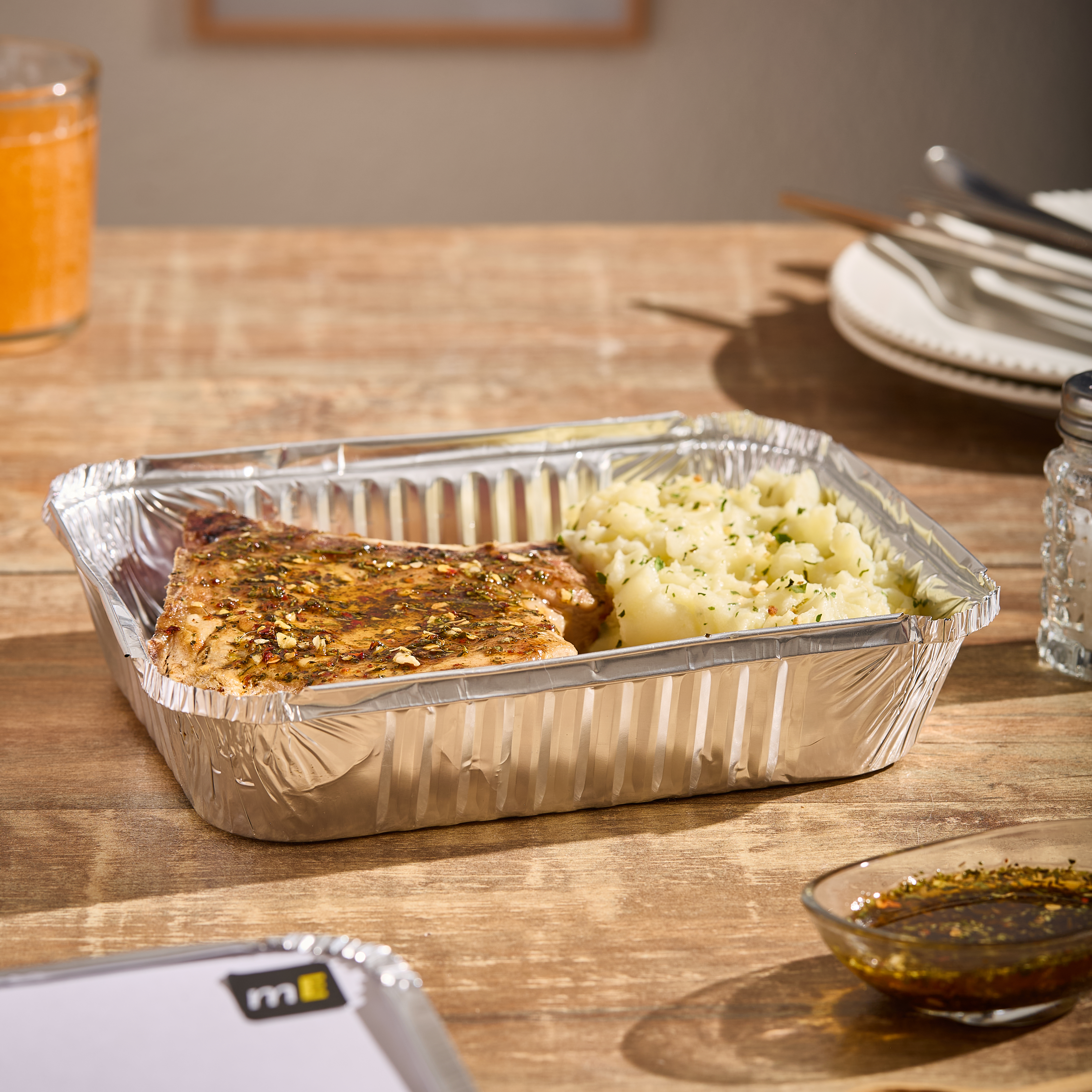 BANDEJA ALUMINIO DARNEL CON TAPA ALUMINIO.F-1150 (40OZ-1150ML) CAJA*100UNID.