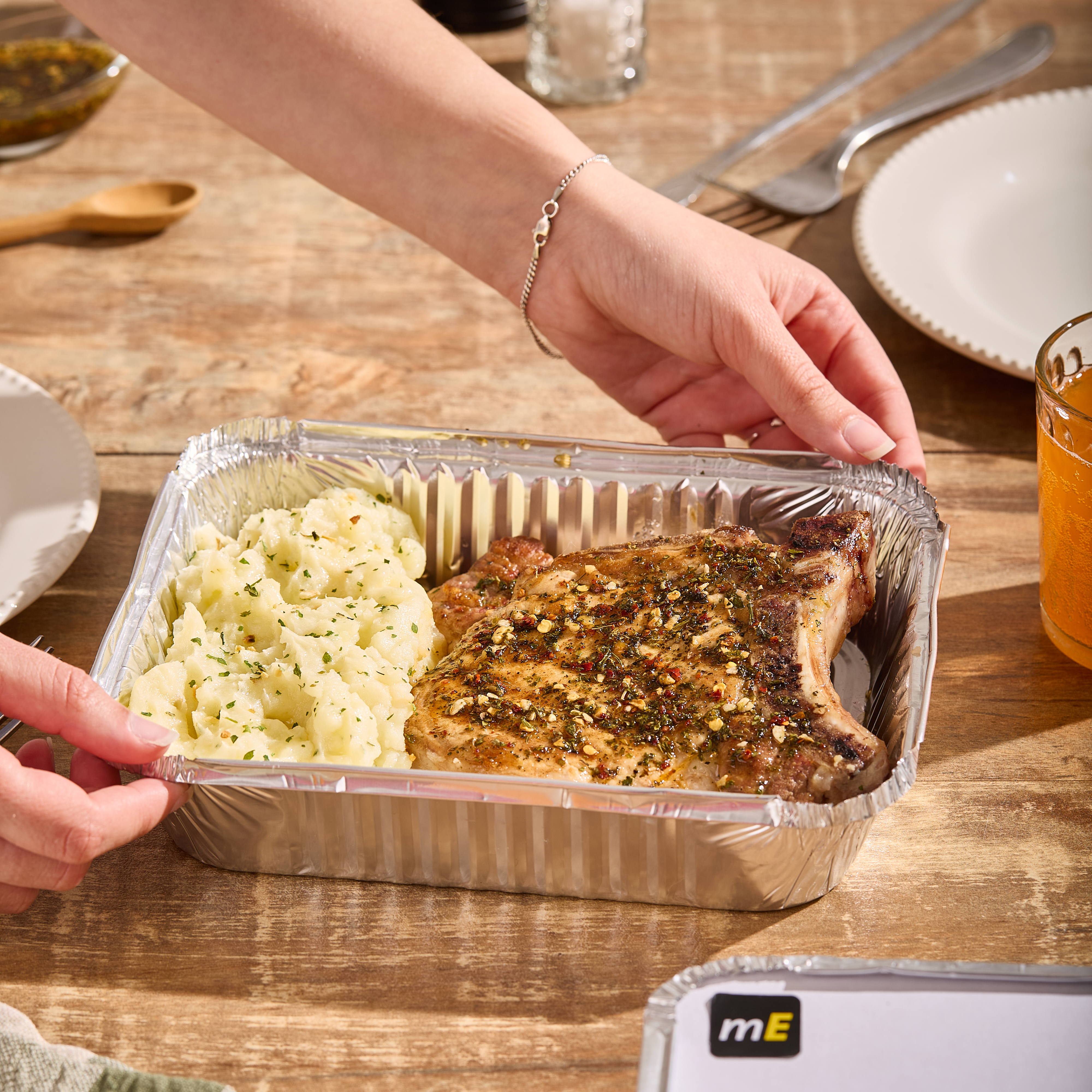 BANDEJA ALUMINIO DARNEL (PACK*10UNID).40OZ C/TAPA (1150ML) (17.6*22.1*4CM) *PACK