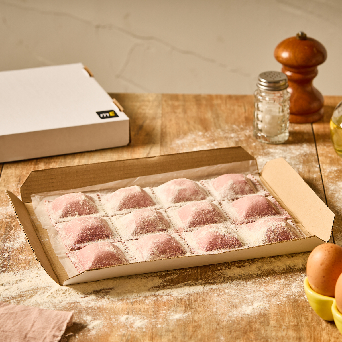 mEP CAJA RAVIOLES CARTON MICRO BLANCO/MARRON PERSONALIZADO  (18.3*26.5*3CM) X UNIDAD