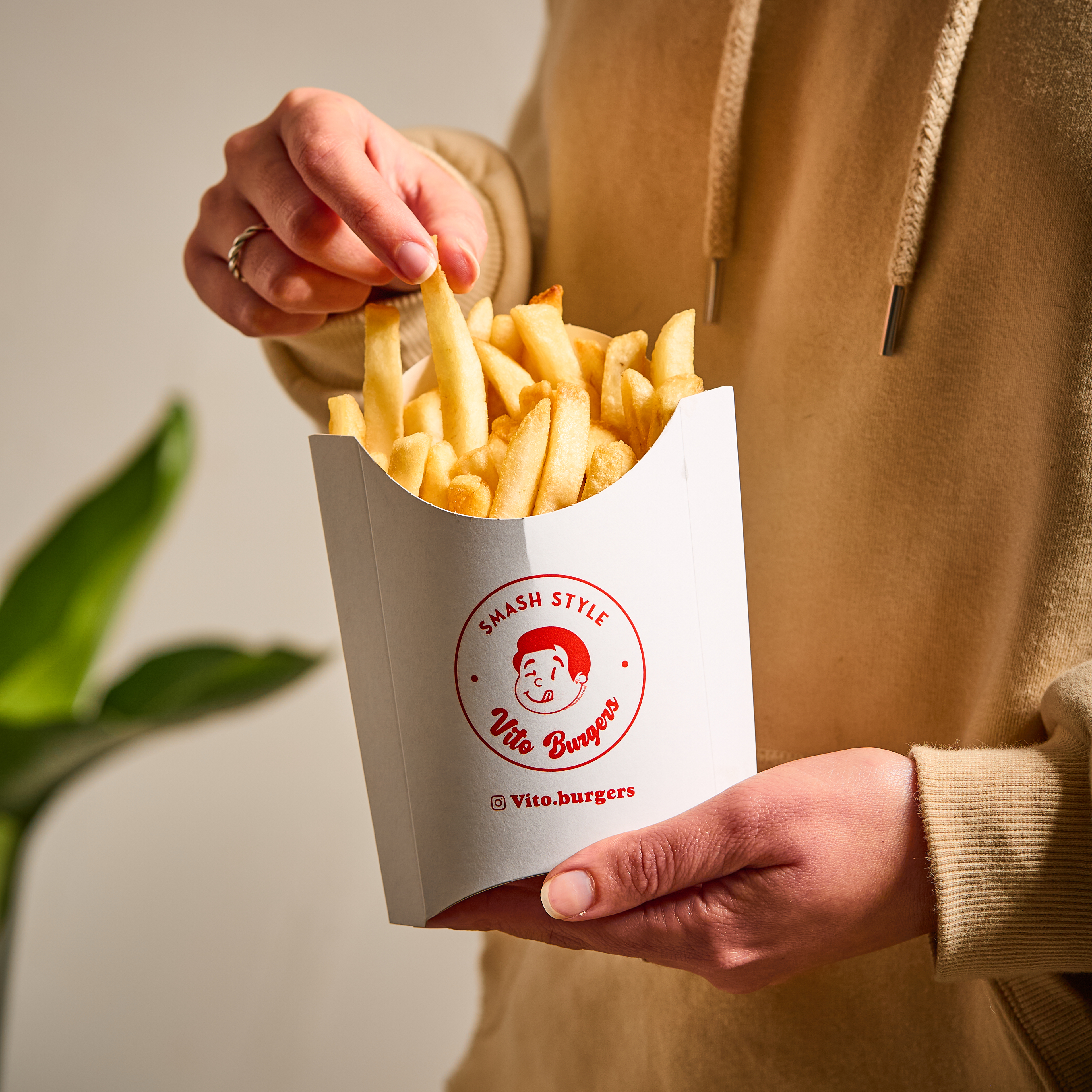 mEP CAJA PAPAS FRITAS TIPO SOBRE BLANCA PERSONALIZADO GRANDE BIOHZ (15.5*9.5*5.5CM) X UNIDAD