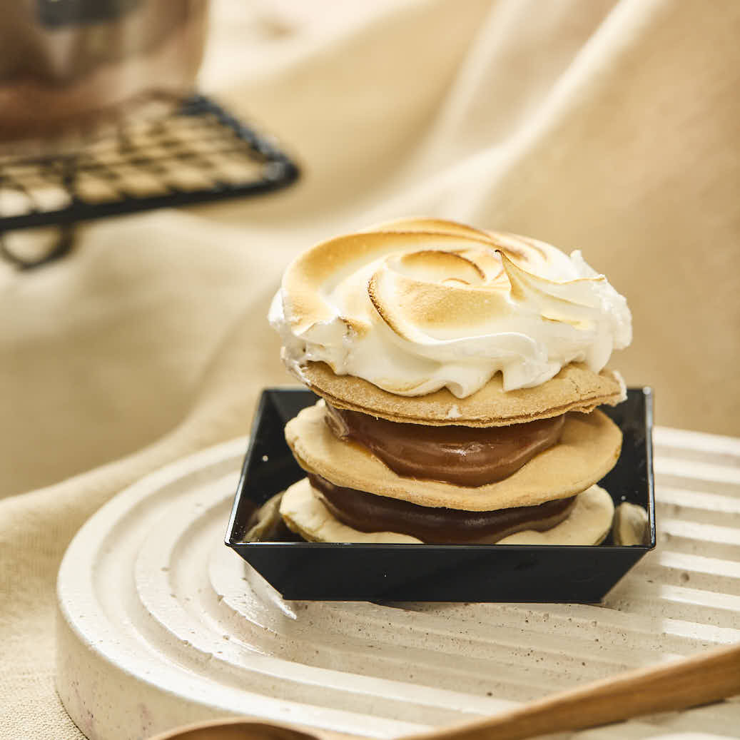 PLATO PETITE CUADRADO PLASTICO NEGRO (6*6*1CM) BLISTER *24UNID.