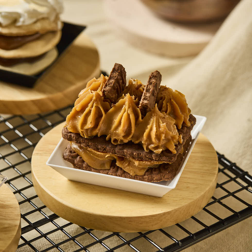 PLATO PETITE CUADRADO PLASTICO BLANCO (6*6*1CM) BLISTER *24UNID.