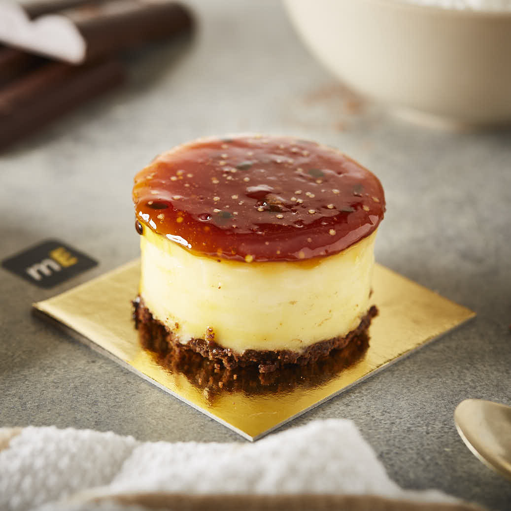 CUADRADO PARA POSTRE CARTON DORADO 10*10CM *10UNID