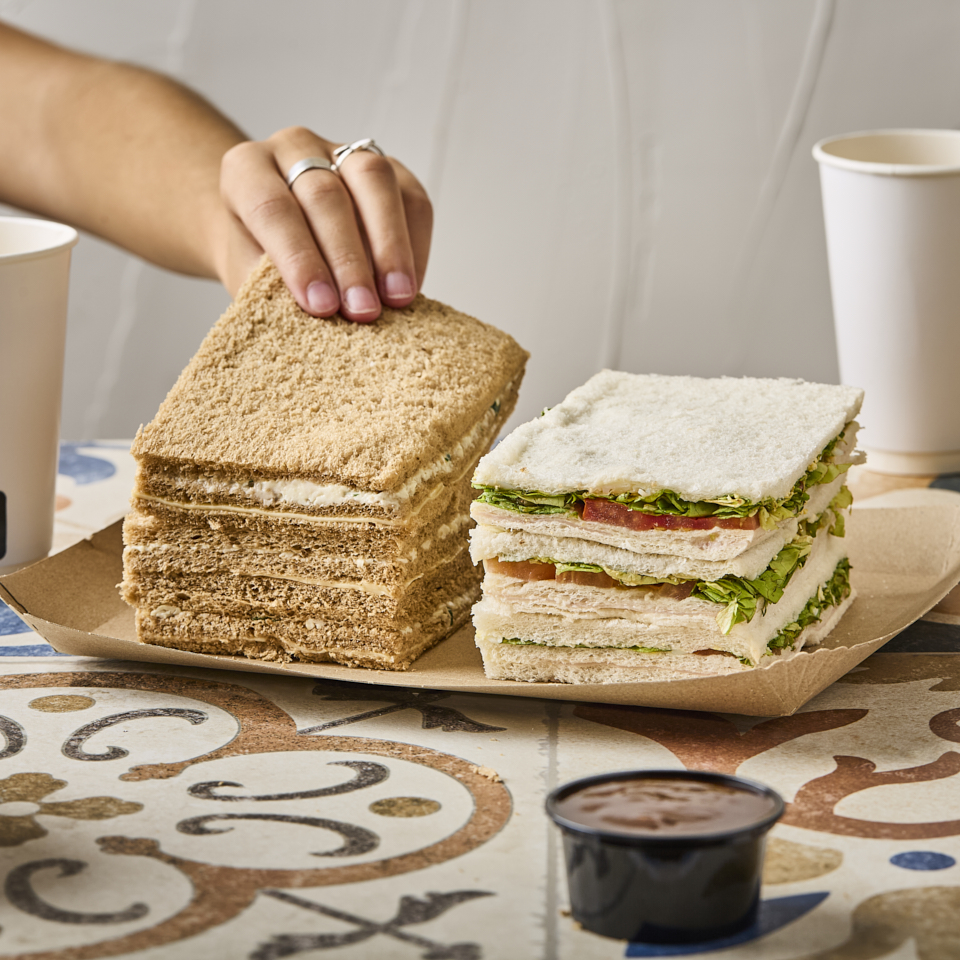 BANDEJA CARTON RECTANGULAR KRAFT Nº6 (22*29*2.2CM) BIOHZ *600UNID