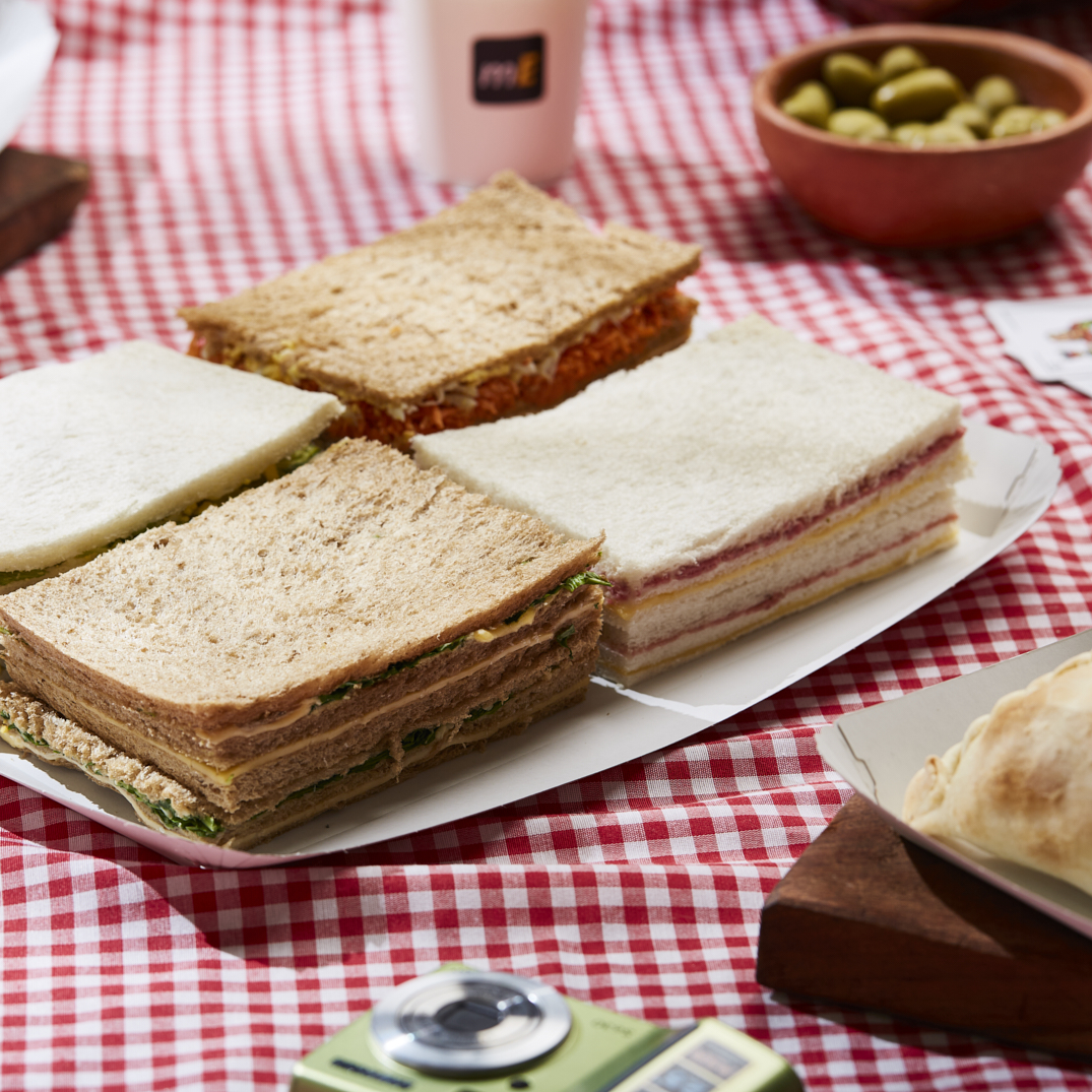 BANDEJA CARTON RECTANGULAR CARTULINA Nº7 (25*33*2.2CM) BIOHZ *200UNID